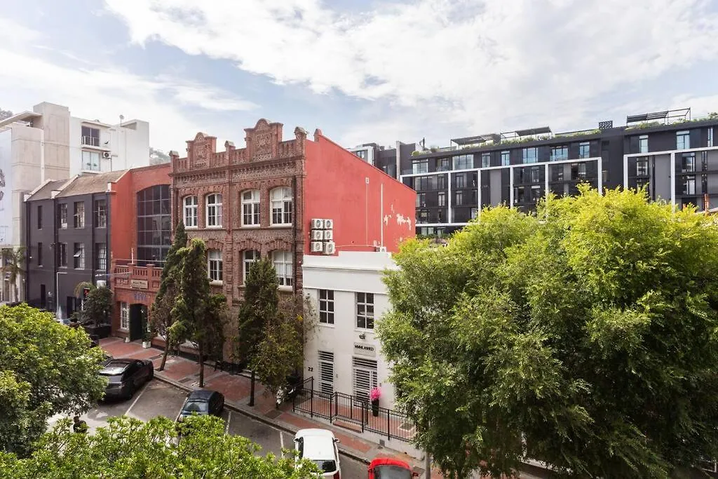 Stylish Apartment With Large, Covered Balcony In De Waterkant Cape Town