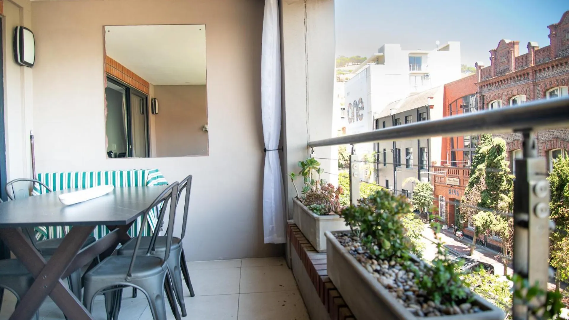 Stylish Apartment With Large, Covered Balcony In De Waterkant Cape Town 0*,  South Africa