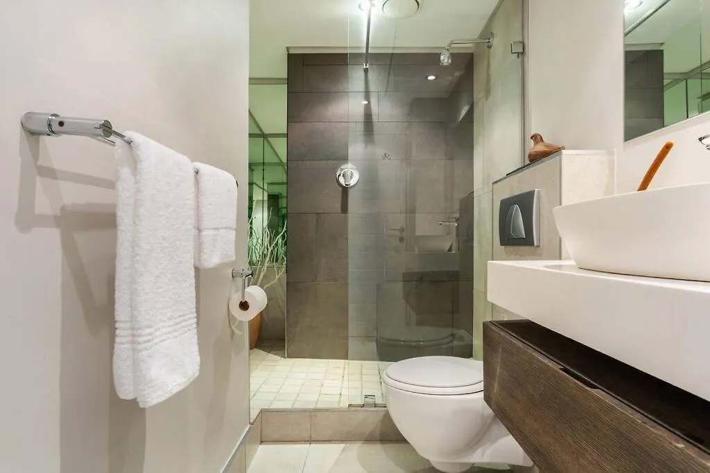 Stylish Apartment With Large, Covered Balcony In De Waterkant Cape Town