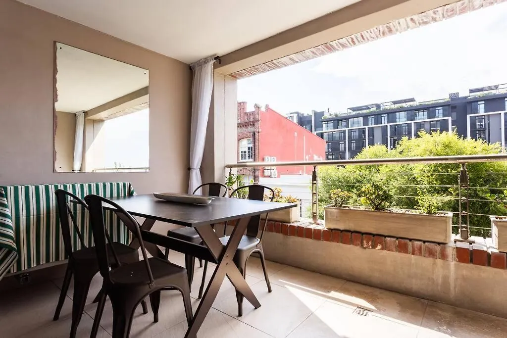 Stylish Apartment With Large, Covered Balcony In De Waterkant Cape Town